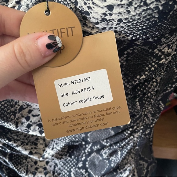 nip tuck nwt snake print swimsuit - Picture 4 of 5